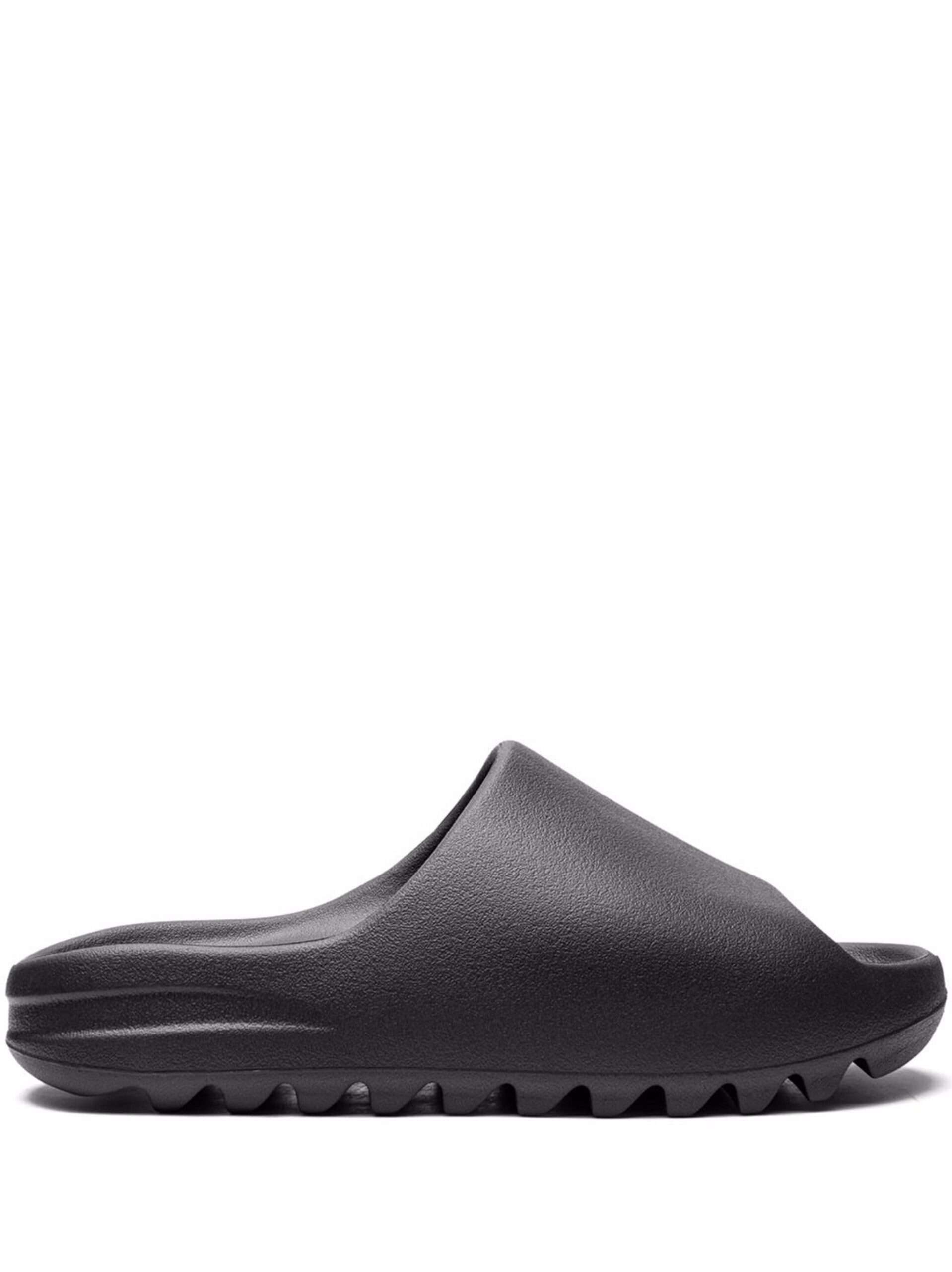 YEEZY Slides “Onyx”